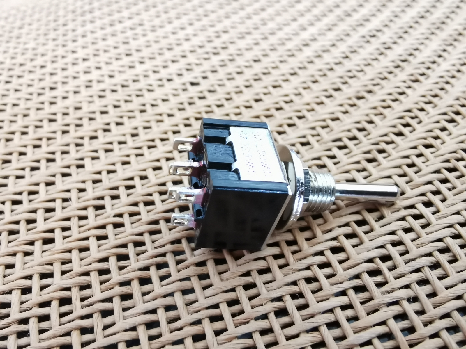 20pcs 120V 230V Momentary (ON)-OFF-(ON) Toggle SWITCH