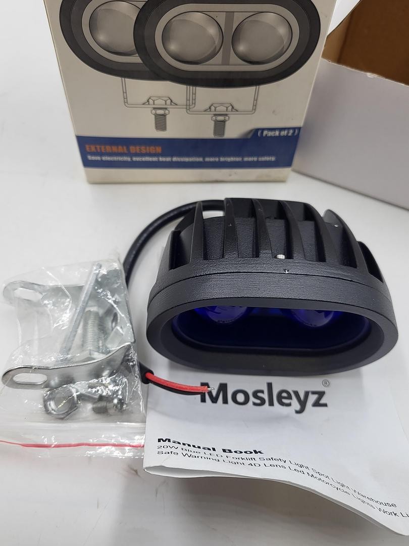 20 WATT LED Blue Light with stainless mounting bracket X00205NBEL x1 in box!