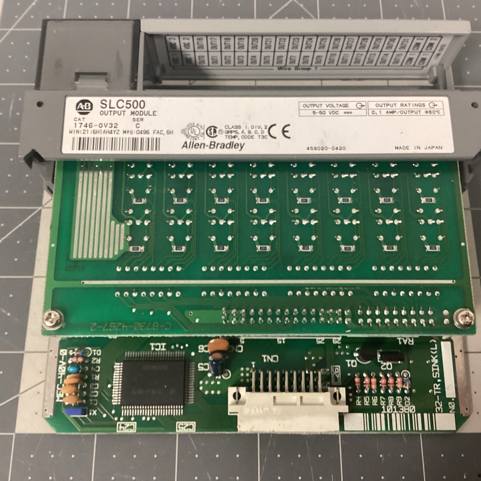 ALLEN BRADLEY 1746-0V32-C SLC500 Output Module (LQS19H)