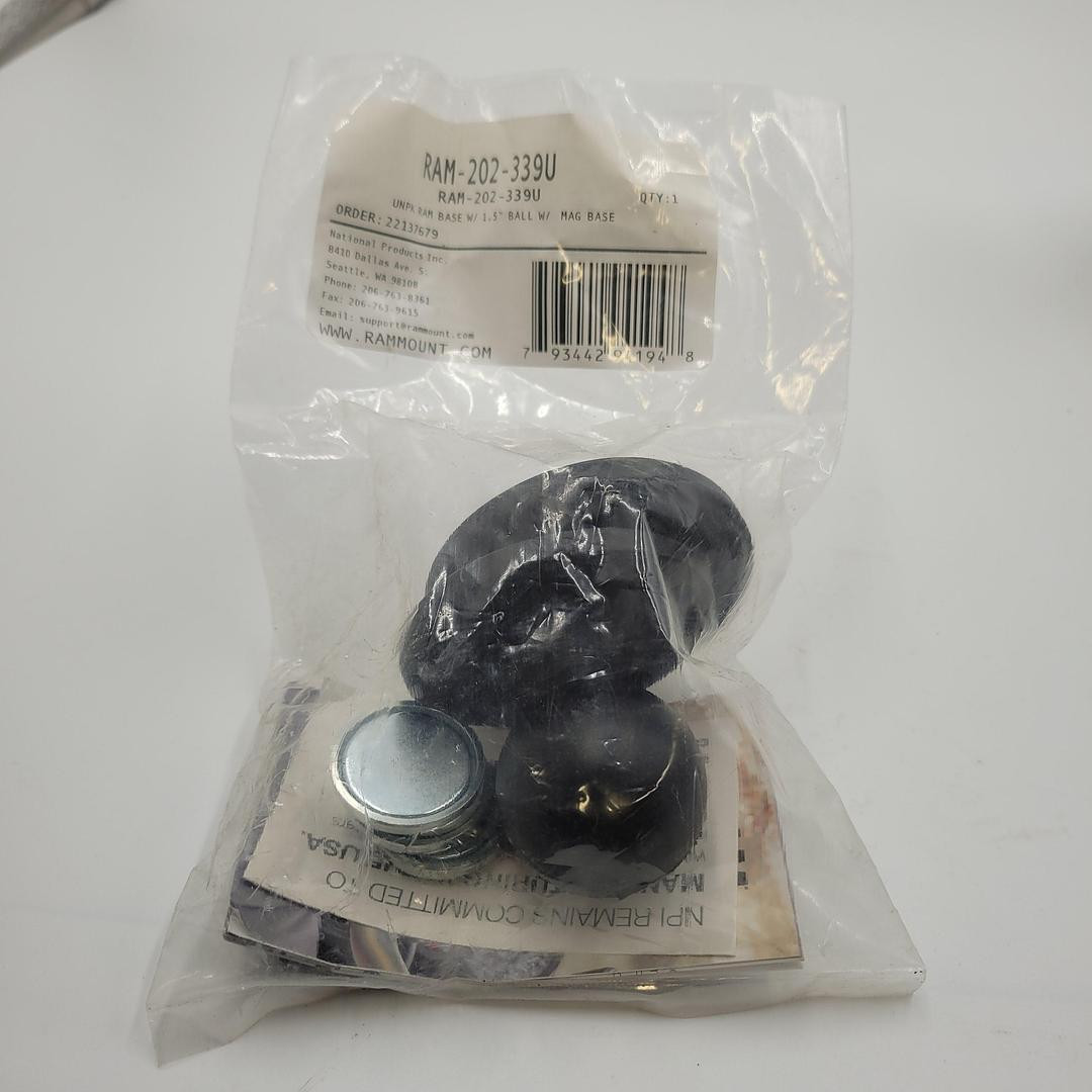 RAM-202-339U TRIPLE MAGNETIC BALL BASE