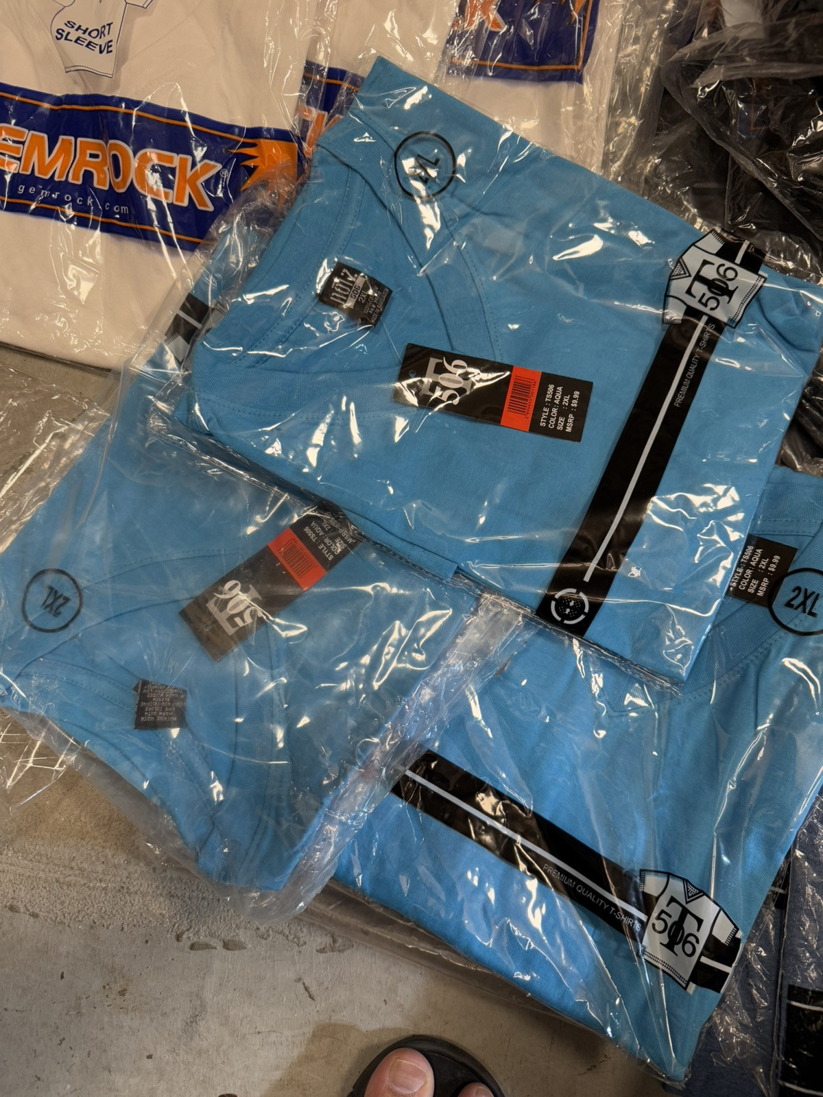 Lot Of 1000 Plain Quality T-shirts/v-neck + 200 A-shirt + 200 Durag
